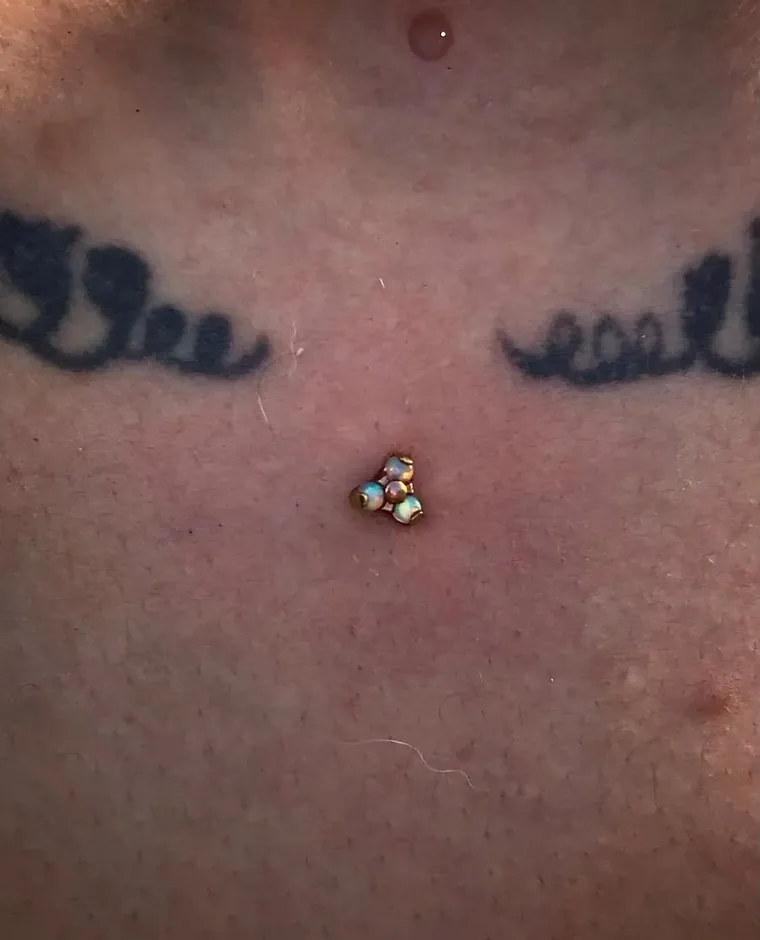 Piercing microdermal
